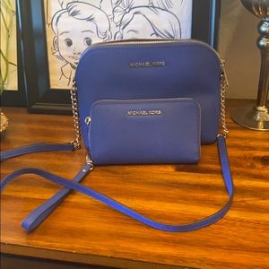 Michael Kors LG Dome Crossbody & wristlet phn case